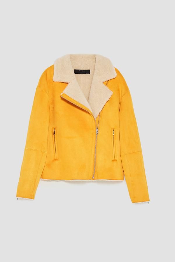 Rebajas en Zara: cazadora de antes y pelo amarilla