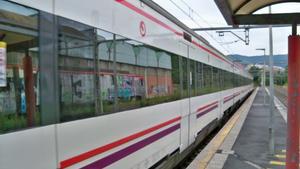 Archivo - Tren de Renfe Cercanías Bilbao