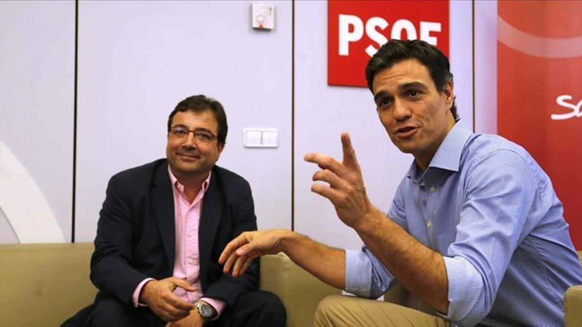 El líder del PSOE, Pedro Sanchez, y el presidente de Extremadura, Guillermo Fernández Vara, el pasado verano