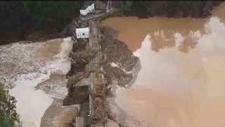 Las compuertas de la presa de Cirat-Vallat, bajo control