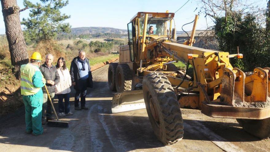 Obras en el vial entre Castro y A Lagarteira. | // L.O.