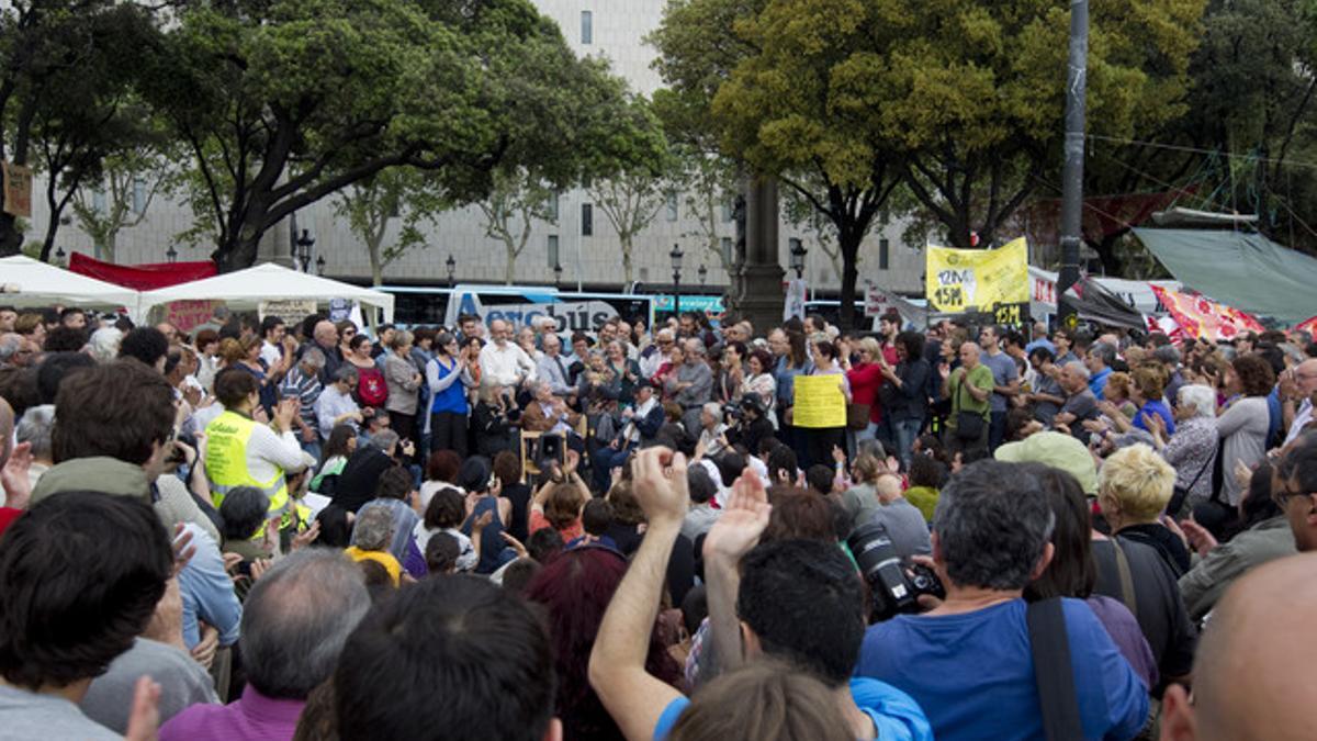 Ambiente en la plaza Catalunya durante las jornadas de conmemoracion del movimiento de los indignados del 15-M