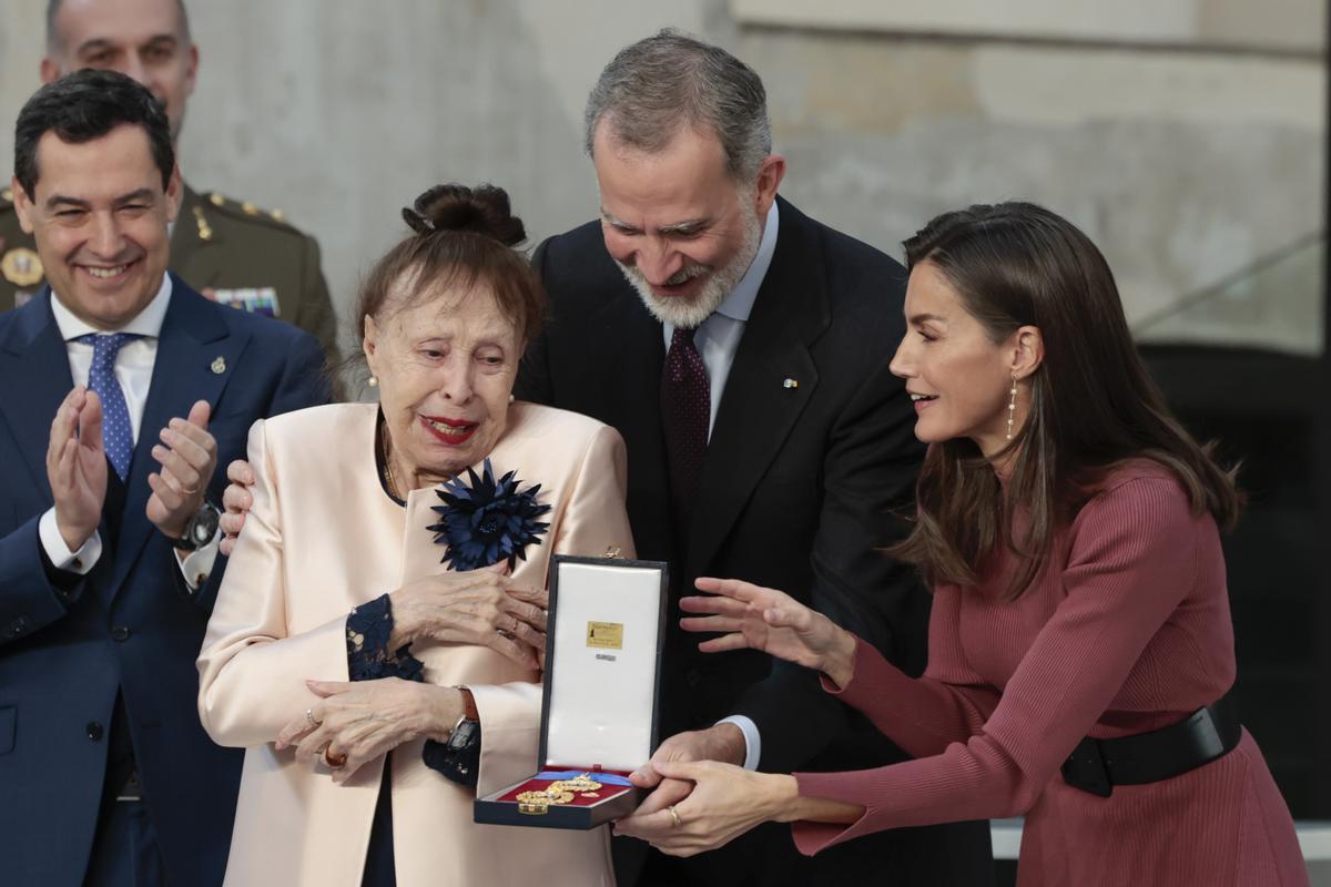 Los Reyes junto a Gemma Cuervo