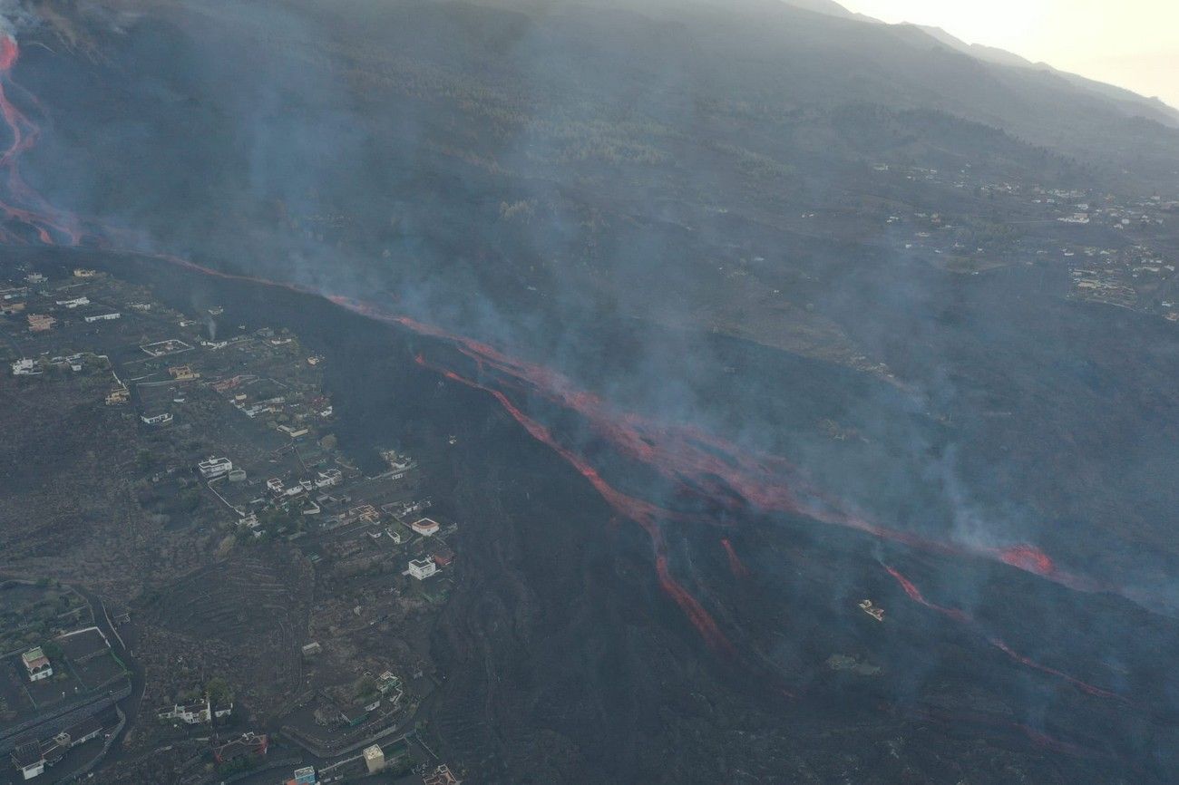 El avance de la lava del volcán de La Palma, a vista de pájaro en el décimo día de erupción