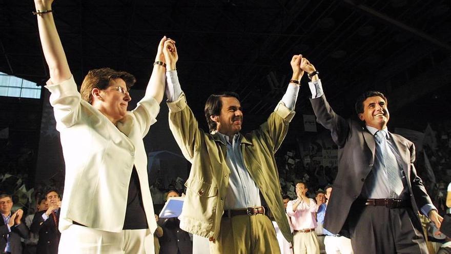 Cirer, Aznar y Matas en el mitin final del PP en las elecciones de 2003.