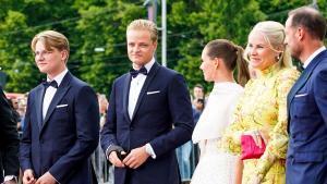 Marius Borg Hoiby con el Príncipe  Haakon, Mette-Marit, Ingrid Alexandra y Sverre Magnus.