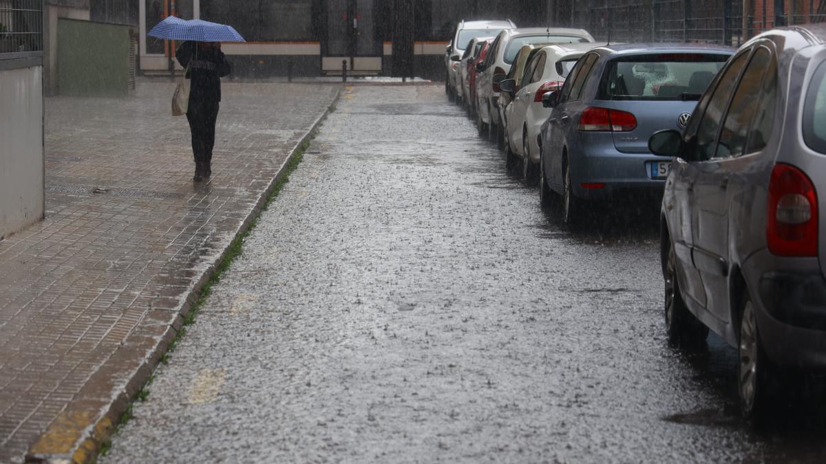 El tiempo en Valencia hoy anuncia lluvias y tormentas, según la previsión de la Aemet.