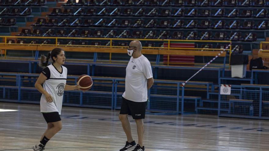 Romina y el entrenador, Ángel Fernández