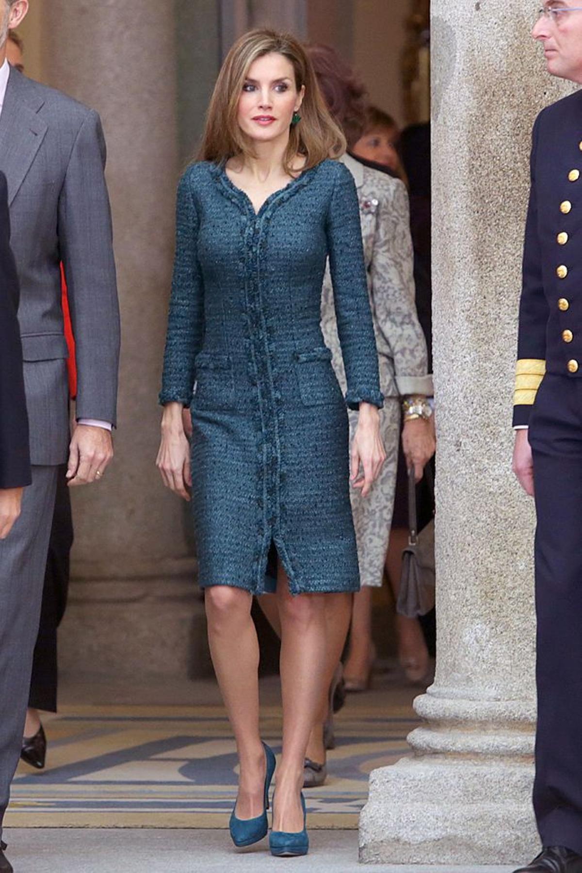 Doña Letizia con abrigo vestido verde de Felipe varela