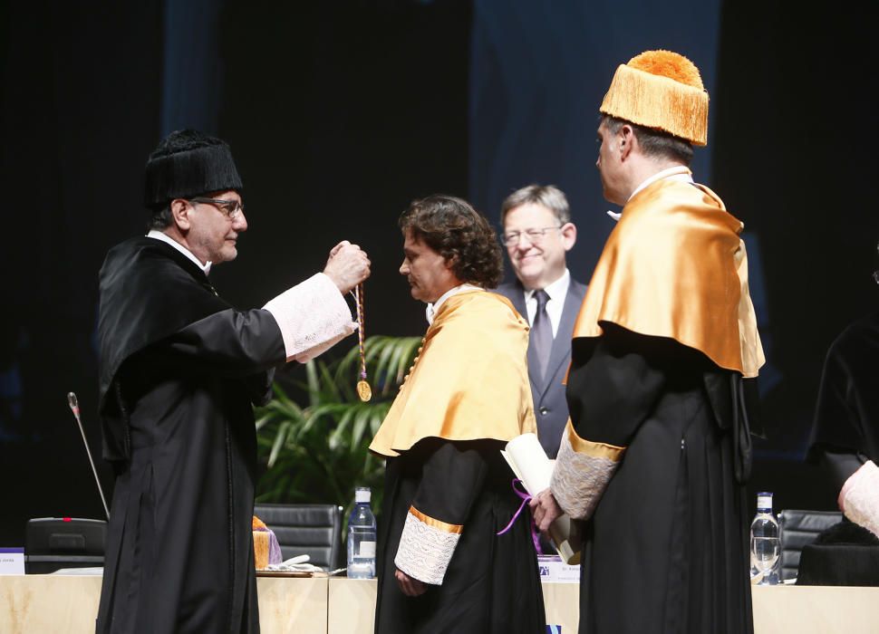 Jordi Garcés, investido doctor honoris causa por la UJI