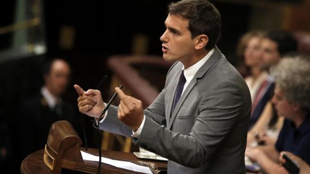 Albert Rivera, durante su intervención desde la tribuna de oradores.