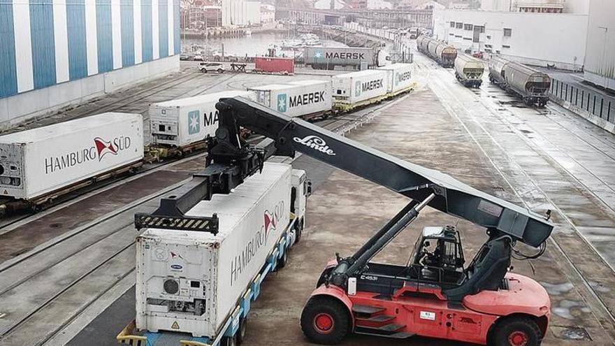 El Puerto de Marín retoma el pulso del tráfico de contenedores: crece un 25% en un año