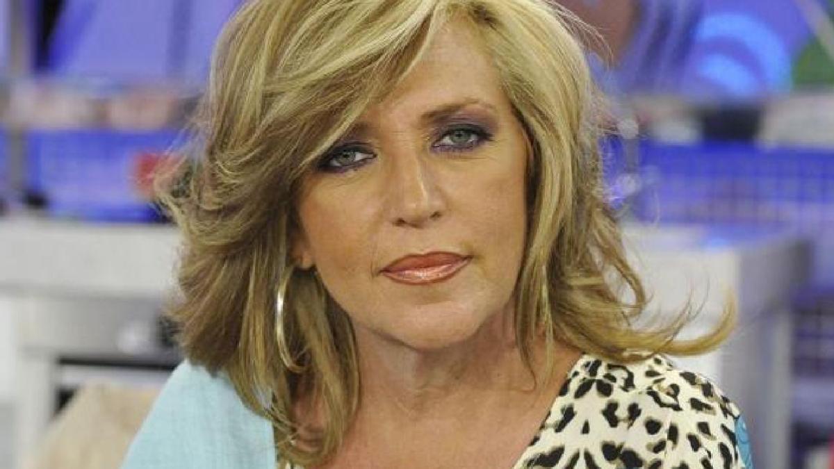 La canaria Lydia Lozano comenta que tiene una oferta televisiva que la podría apartar de &#039;Sálvame&#039;