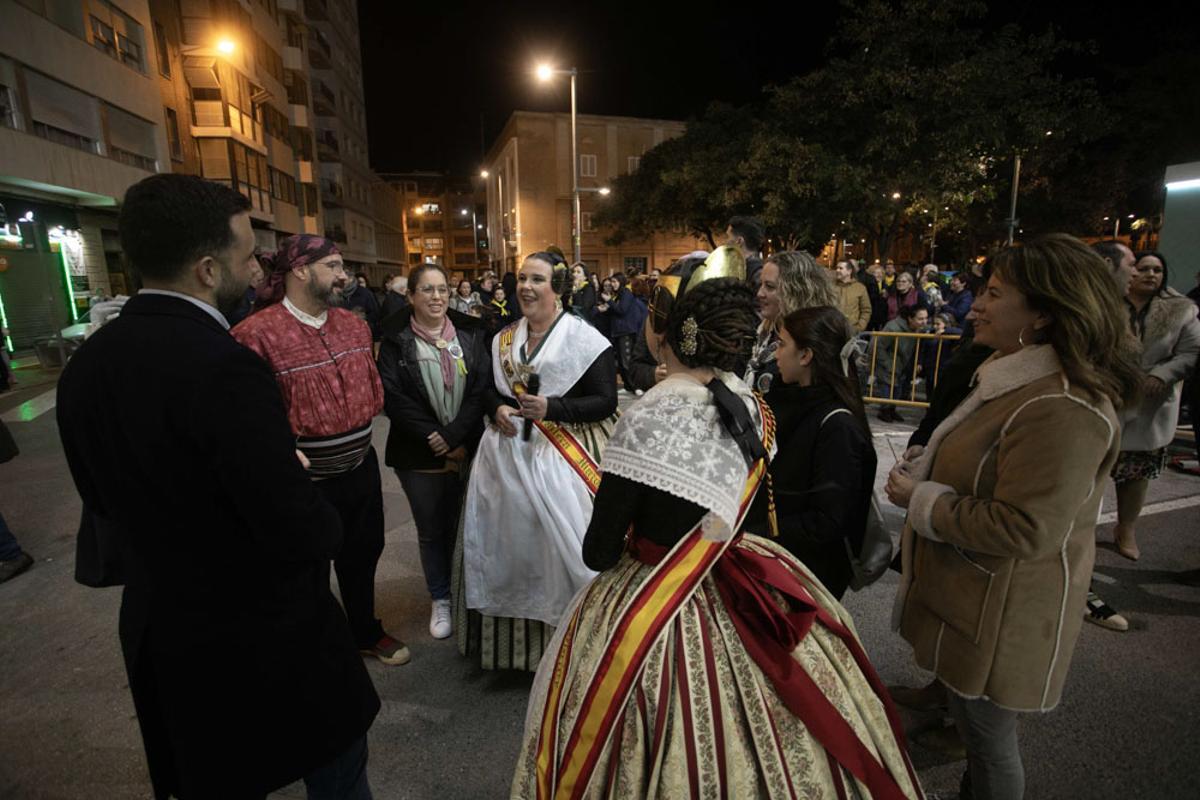 Así es el espectacular alumbrado de la Falla El Romano de Sagunt