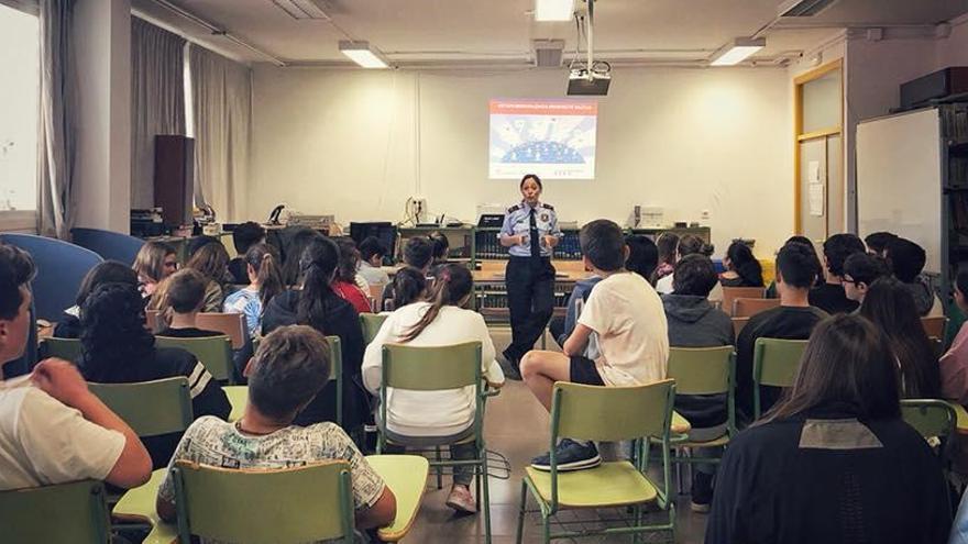 Un momento de la polémica charla