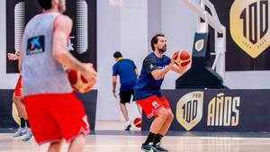 Llull, durante un entrenamiento con la selección