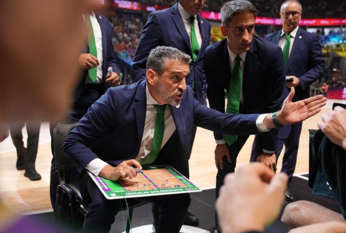 Ibon Navarro, durante un tiempo muerto.