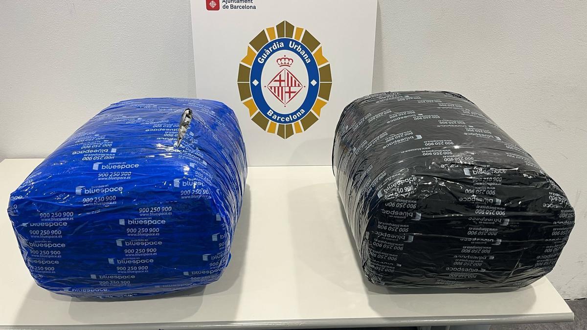 Marihuana encontrada en un vehículo que circulaba en dirección prohibida en Barcelona.
