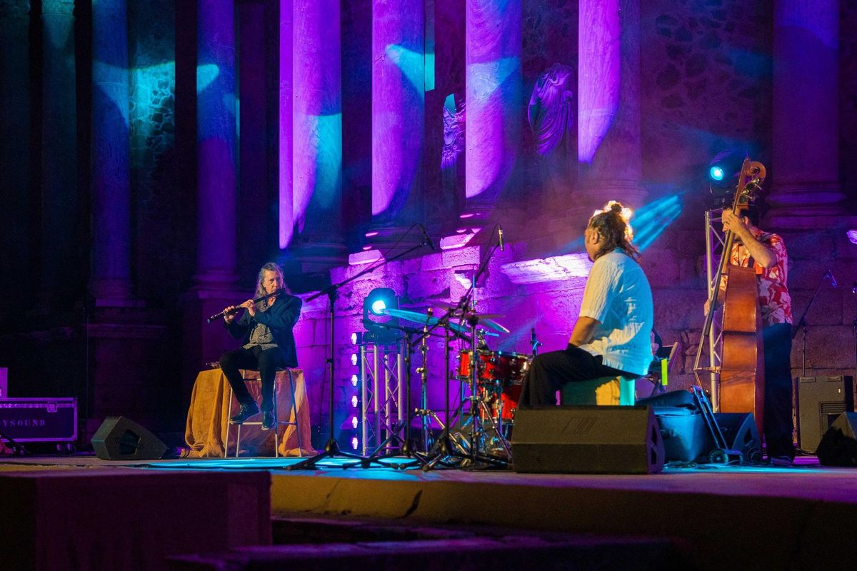 El artista madrileño se metió a los asistentes en el bolsillo con su concierto.