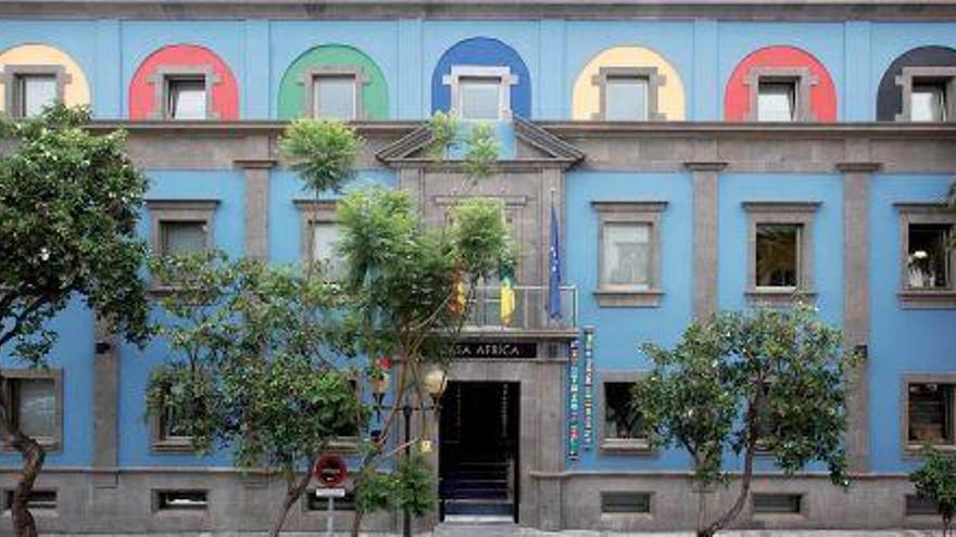 Fachada del centro Casa África en la capital grancanaria.