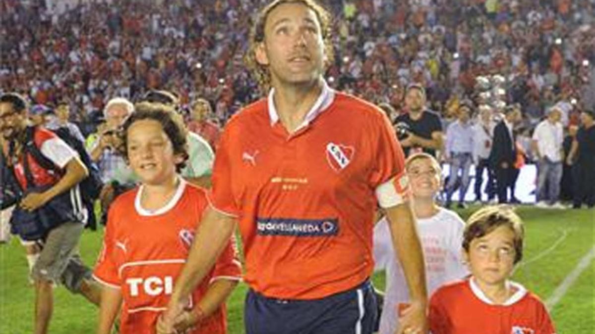 Gaby Milito ya es nuevo técnico del Estudiantes argentino