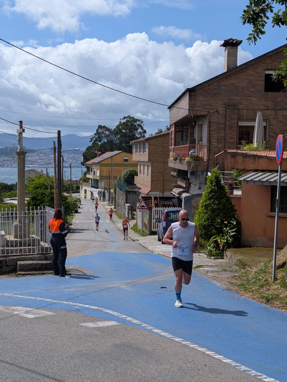 Corrieron en las inmediaciones del colegio por el Monte dos Remedios, conjugando deporte y naturaleza