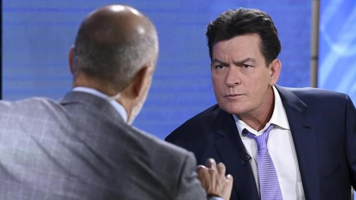 fimedio31868153 charlie sheen listens during an interview with hos160108121856