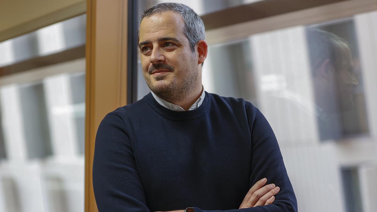 Illa mantiene la confianza en su jefe de gabinete pese a estar investigado