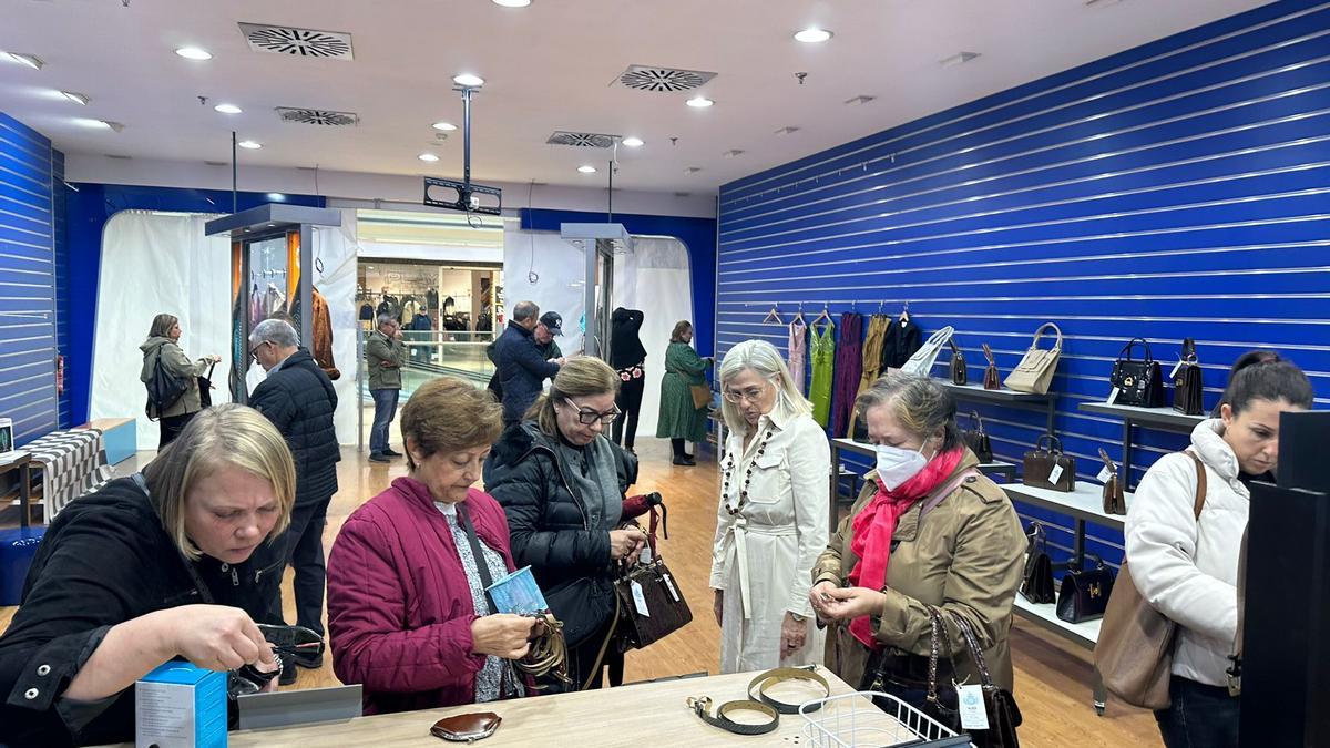 La Orden Hospitalaria de San Juan de Dios en Málaga organiza un mercadillos de lujo solidaria en el Centro Comercial Rosaleda