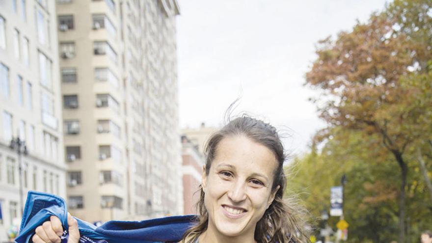 Yolanda Gutiérrez posa tras finalizar el Maratón de Nueva York.