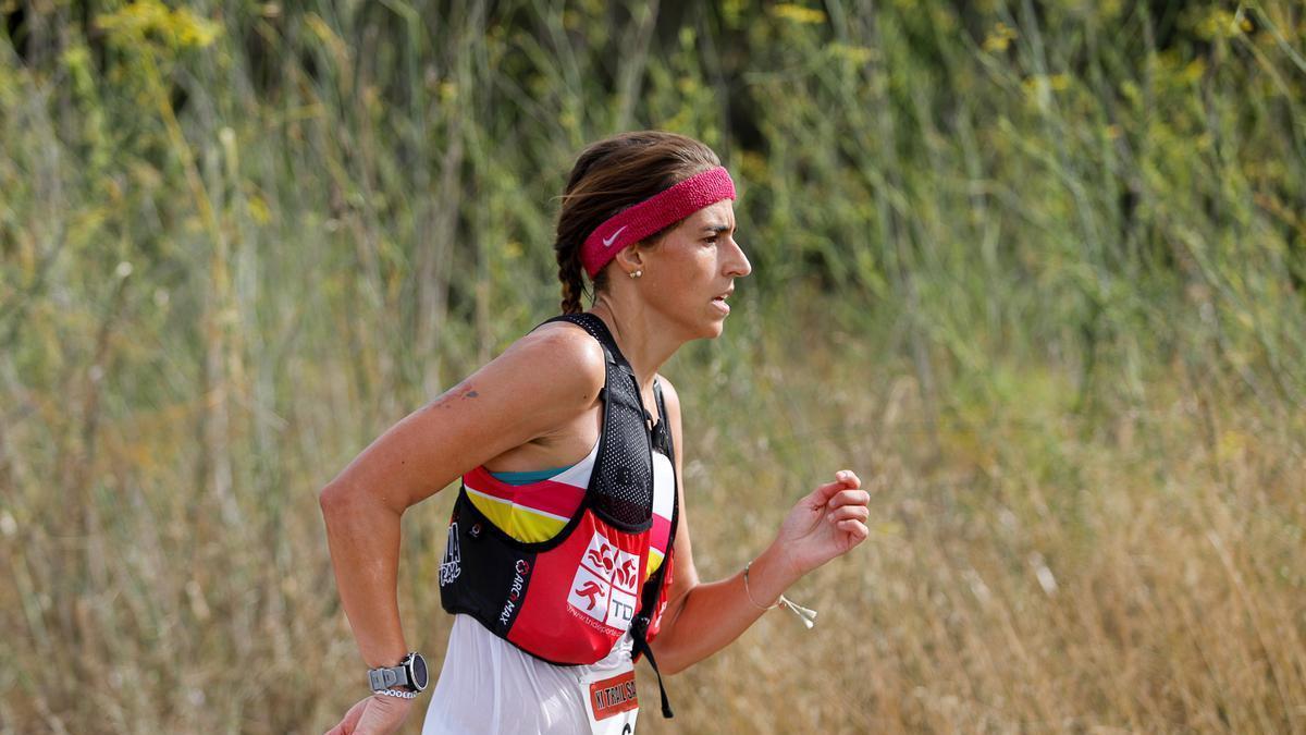 Susana Sevillano, ganadora en féminas, en un tramo del recorrido.