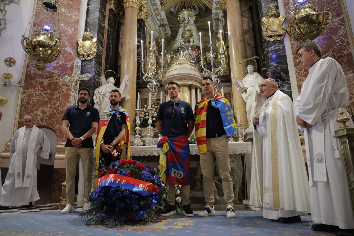 Todas las fotos de la rúa del Levante UD por su ascenso a Primera División