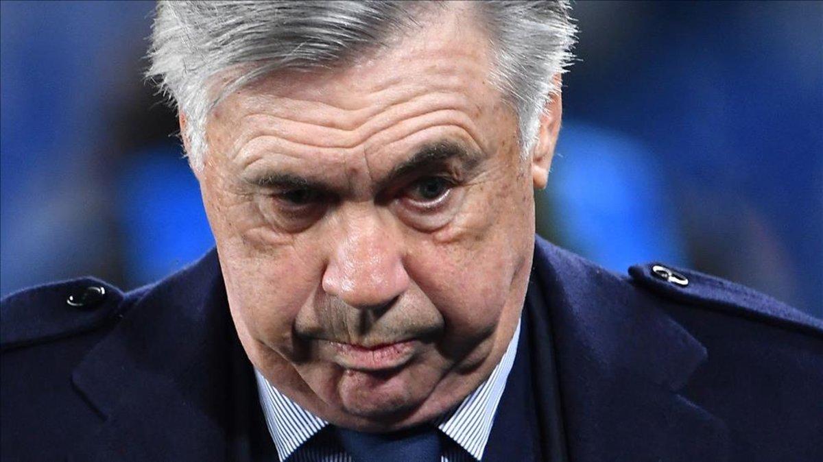 Ancelotti parecía tener claro durante el partido que sería la última vez que se sentaría en el banquillo del Nápoles.