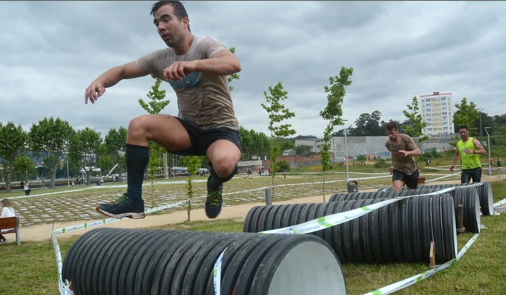 Más de 2.500 corredores se pusieron a prueba en la exigente carrera de obstáculos disputada en Pontevedra