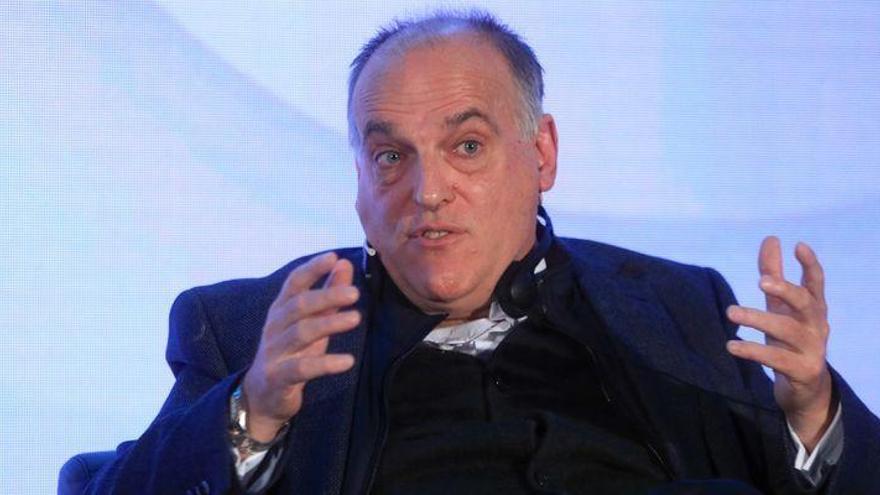 Tebas apunta a &quot;abril o mayo&quot; para que el público vuelva a los estadios