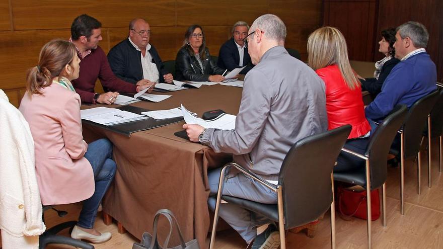 Reunión del patronato de la Fundación do Moble de A Estrada, hoy. // Bernabé / Juan Carlos Asorey