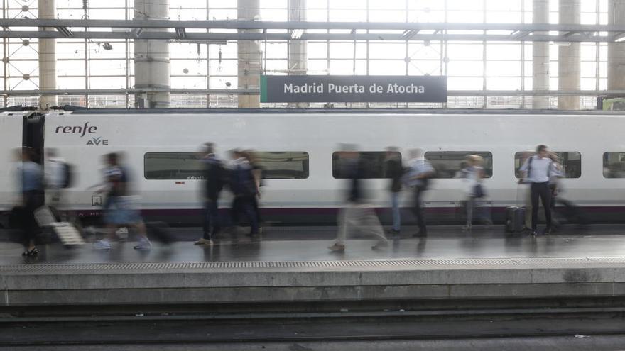 La conexión AVE de Granada con Madrid y Barcelona se ha inaugurado este martes.