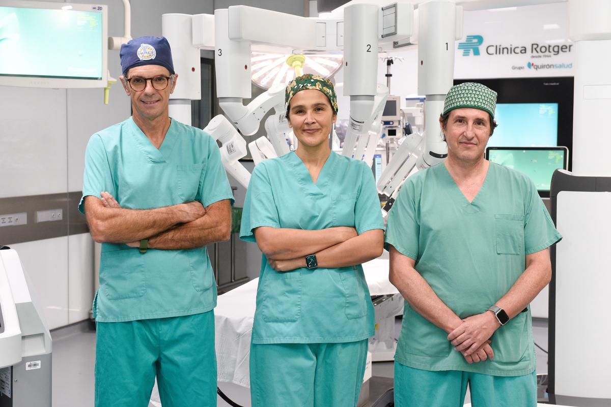 Chirurgenteam im Bereich Urologie: Dr. Alfred Mus, Dr. Marta de la Cruz und Dr. Juan Pablo Burgués