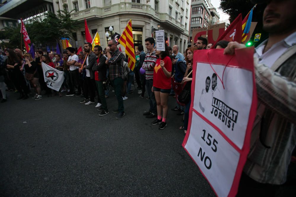 Tensión en el centro de Alicante por la independencia de Cataluña