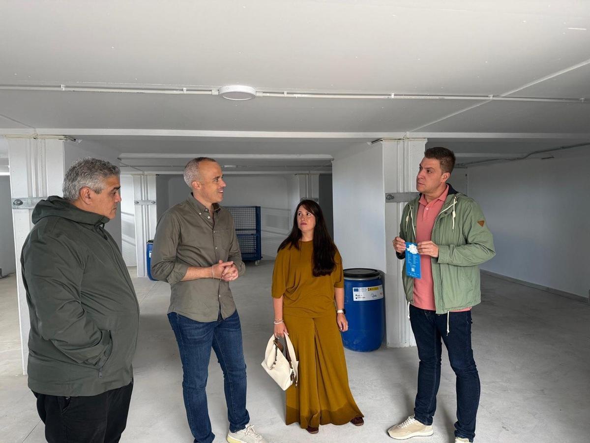 Imagen de la inauguración del nuevo Punto Limpio de Arroyo de la Luz.