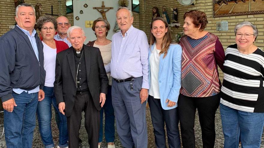 El cardenal Cañizares visita la ermita de Torrent reabierta por orden del juez