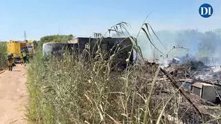 Dos okupas que cocinaban en un hornillo provocan un nuevo incendio en ses Feixes de Ibiza