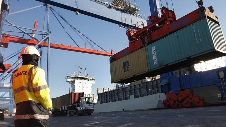 Contenedores en el Puerto de Málaga.