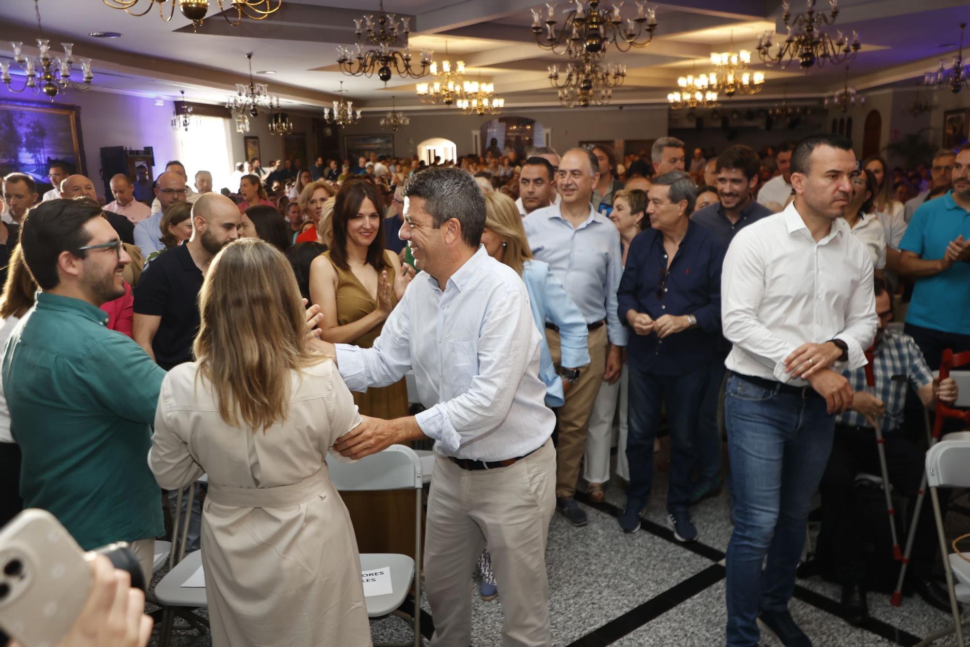 Mazón y el resto de la cúpula del PP en la junta provincial de los populares en Nàquera
