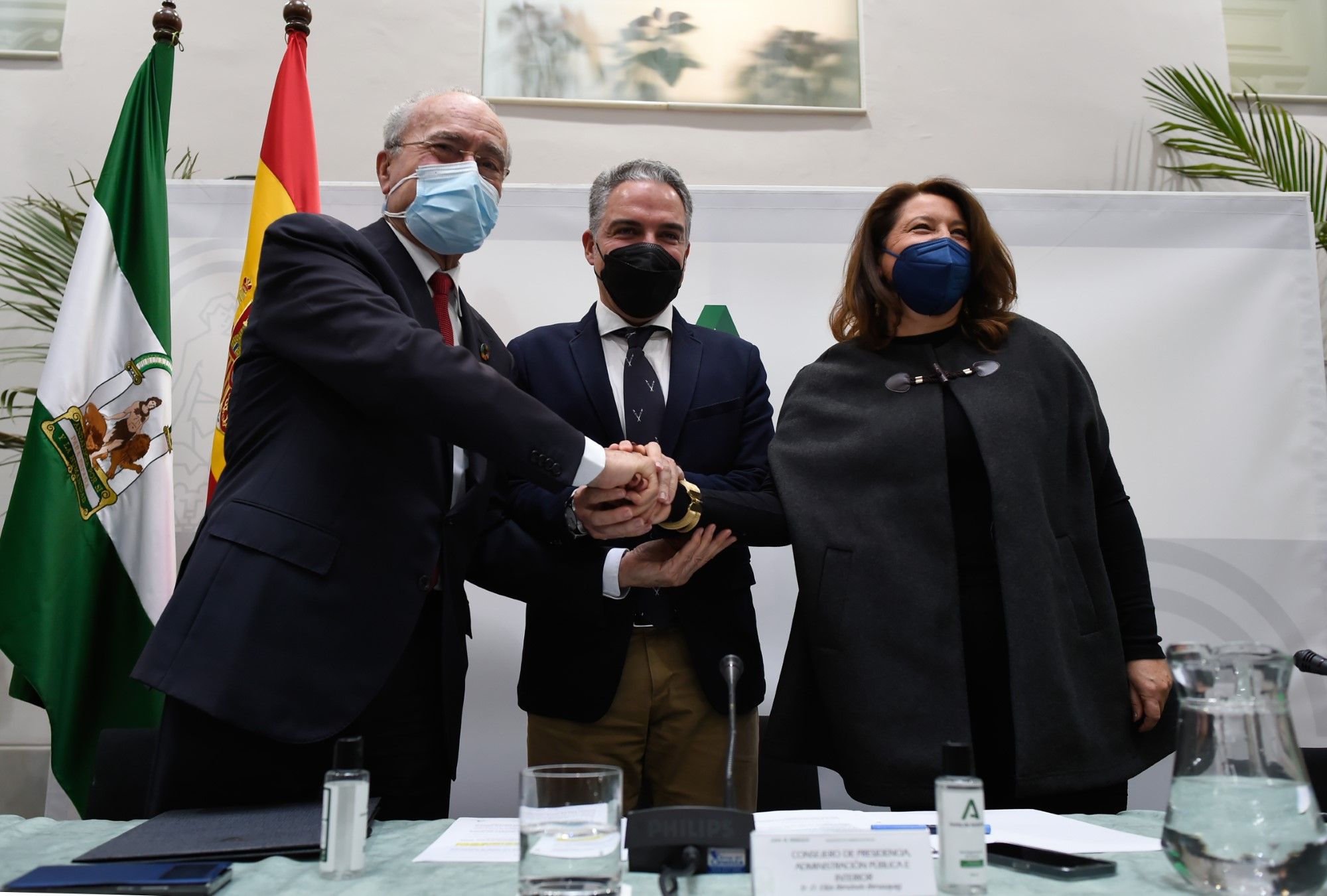 Firma del convenio para la restauración del cauce del río Guadalmedina en Málaga