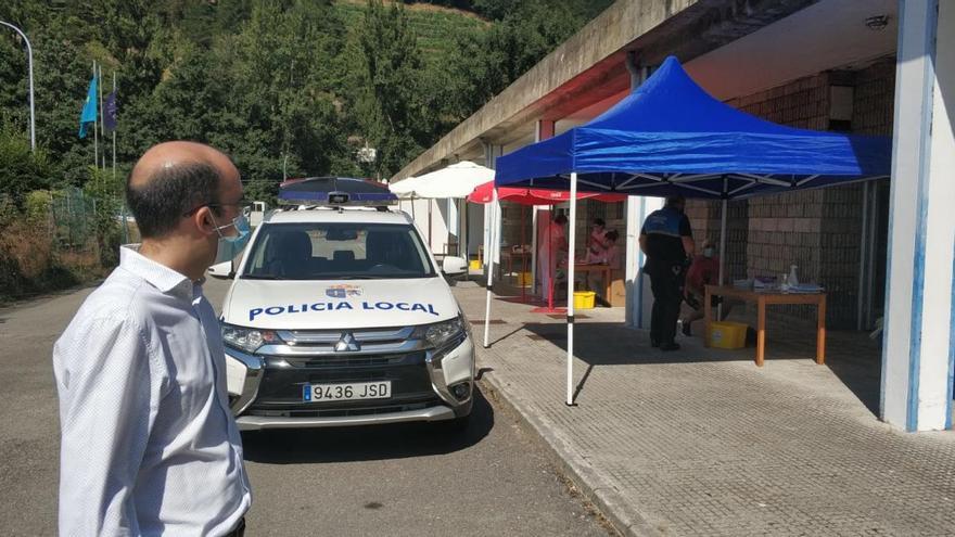 Cangas del Narcea instala un punto &quot;autocovid&quot; tras declararse un brote en el concejo