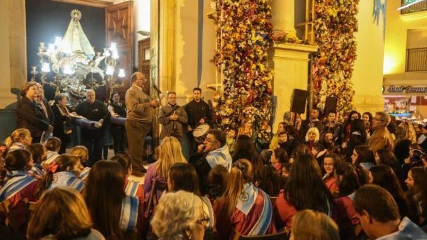 Les Copletes recuerdan la tradición marinera de la Mare de Déu