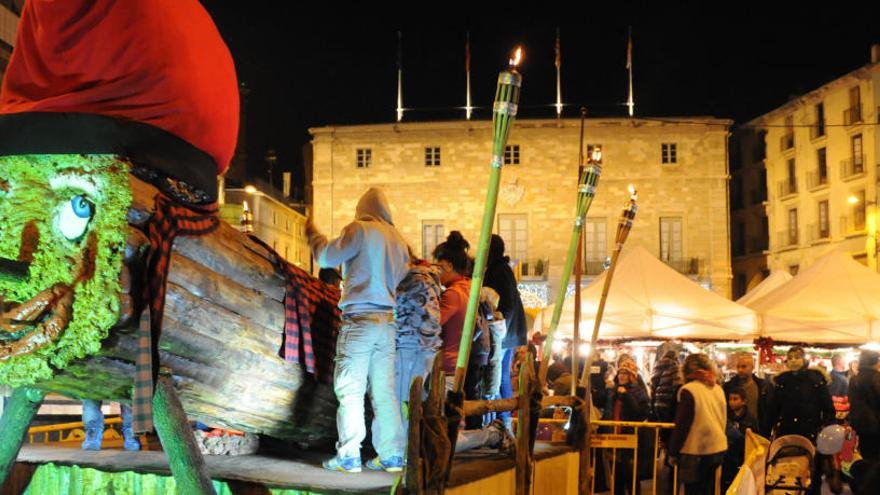 El tió solidari tornarà a ser present a la Fira de Santa Llúcia de la plaça Major, els dies 17 i 18 de desembre