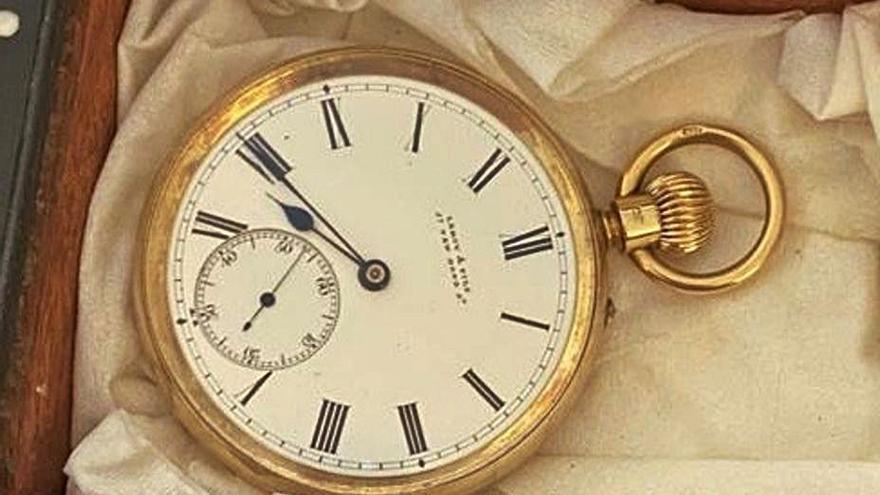 RELOJ DE BOLSILLO Los ladrones se llevaron un reloj de bolsillo que pertenecía a su abuelo y que tiene solo un gran valor sentimental.