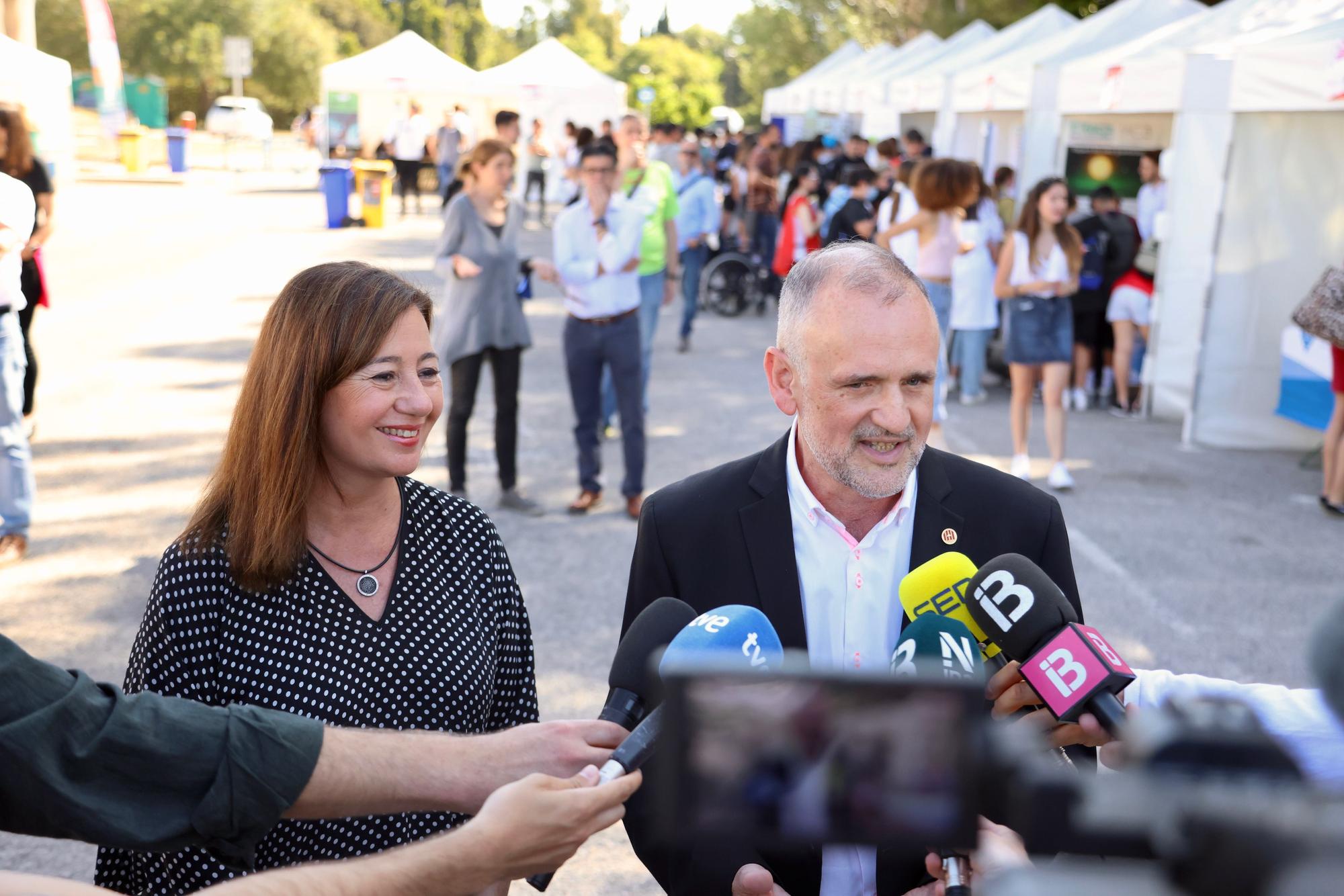 Las fotos de la mayor feria de divulgación científica de Baleares, que hoy ha inaugurado la UIB